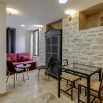 La Cachette - Topdestination-dijon - Centre - Classe 3 Etoiles Ντιζόν